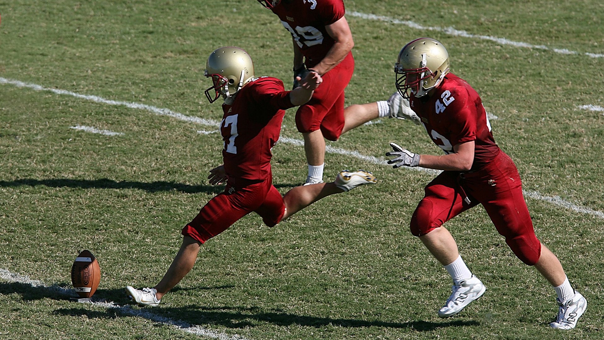 当精密机器遭遇狂野天赋，勒沃库森式一波流击穿加纳的年度战术焦点战
