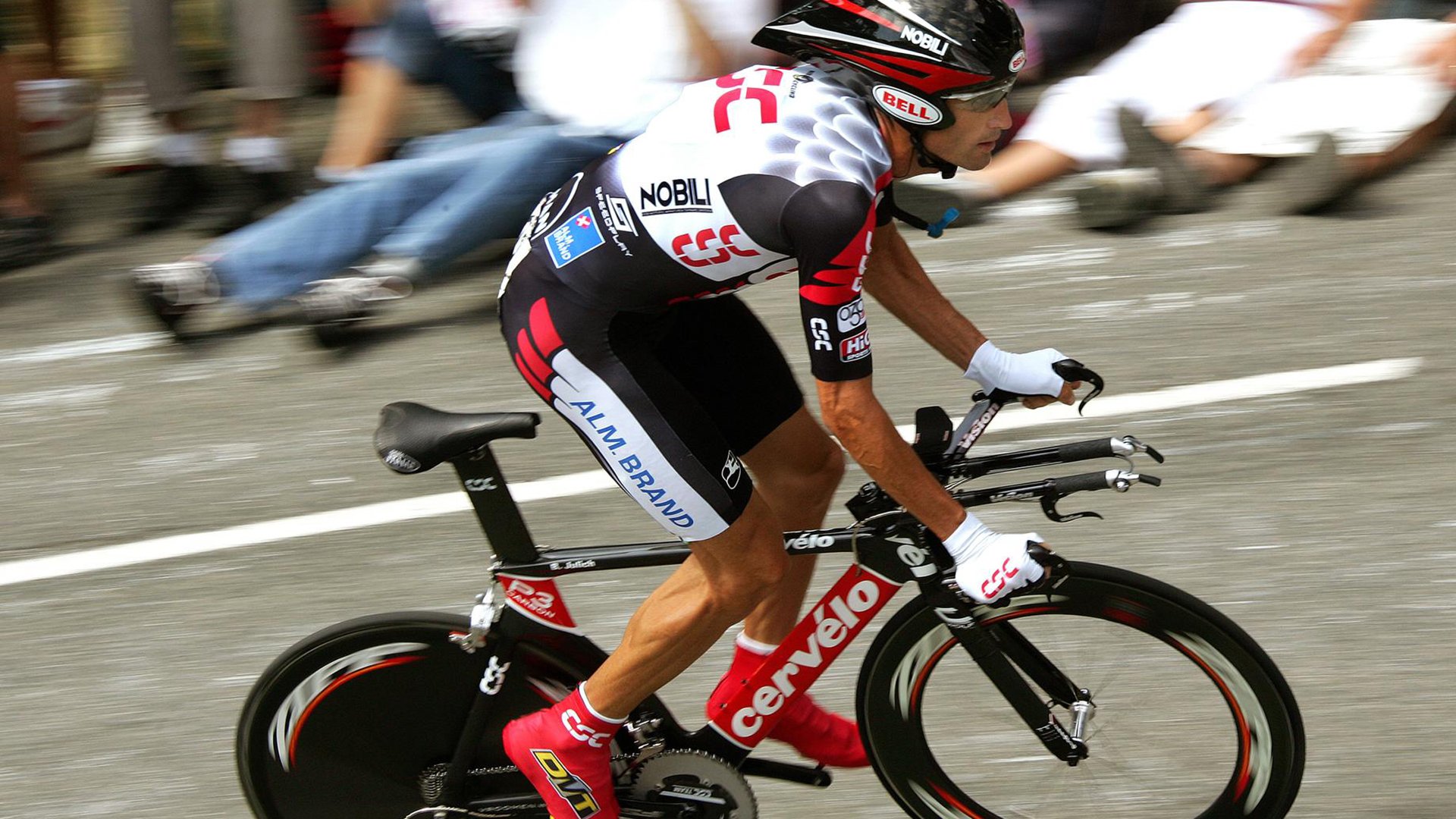 商业绿茵场，秘鲁血拼乌拉圭，内马尔在关键回合从不手软